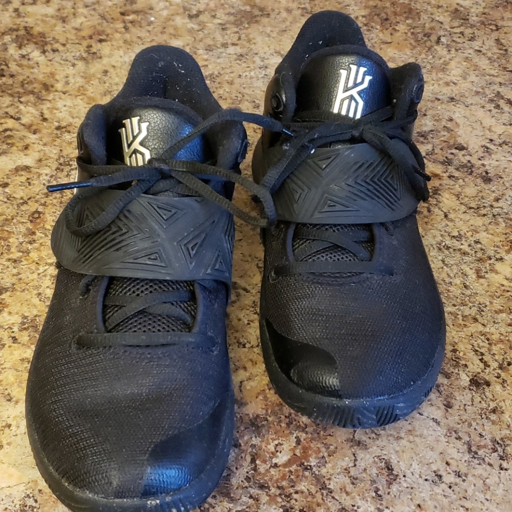 Nike Kyrie Flytraps